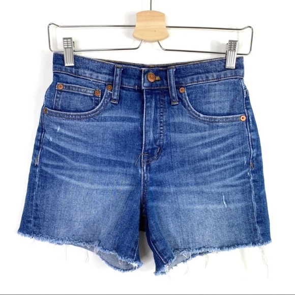 Madewell High Rise Raw Hem Denim Shorts in Medium Washed - Picture 3 of 8